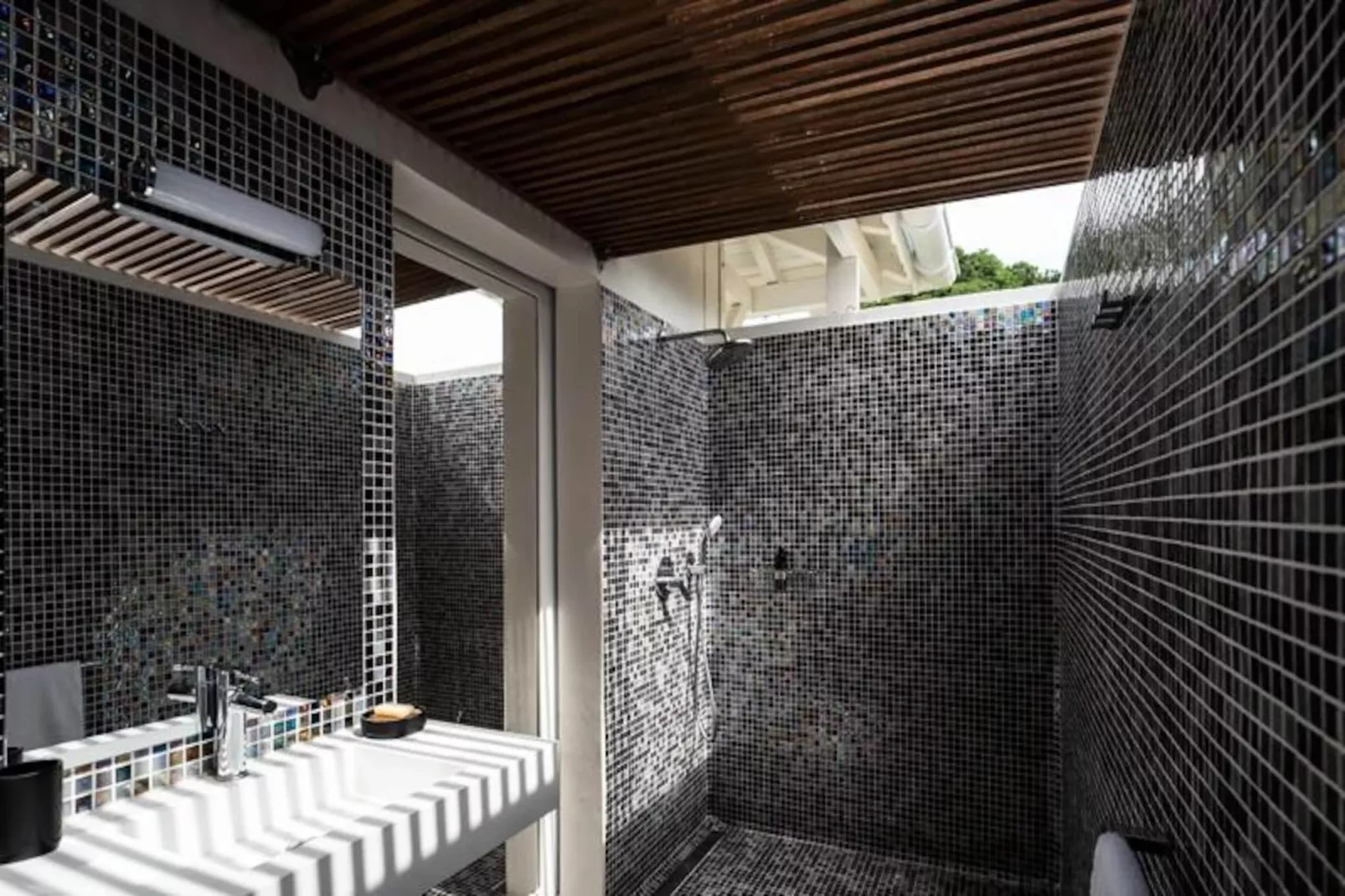 Villa Rackam-Image-tags.