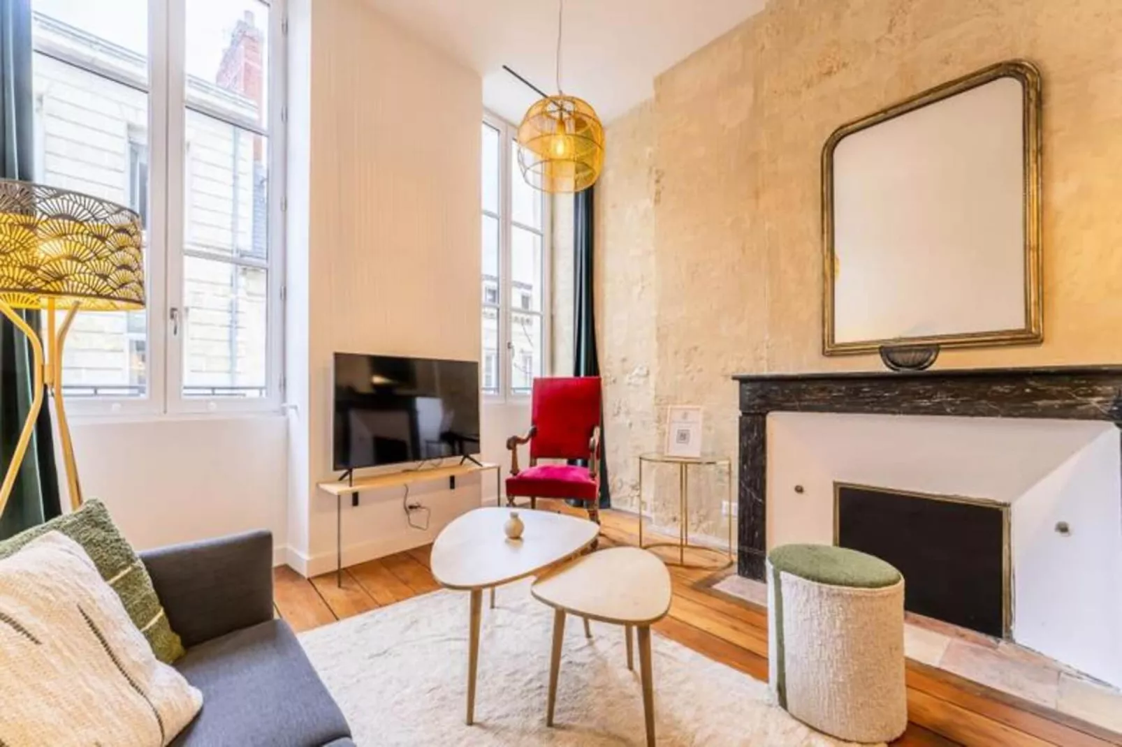 Charmant Et Rayonnant Appartement De 55 M&sup2; Situ&eacute; Dans Le Coeur De Bordeaux-Overloop