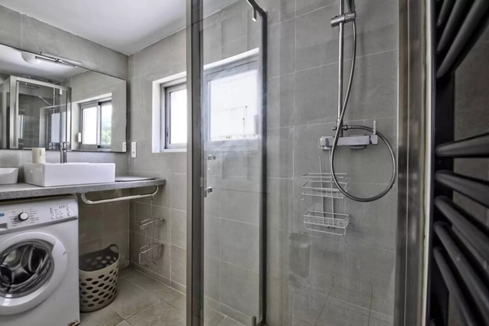 Résidence La Roseraie-Buitenkant zomer