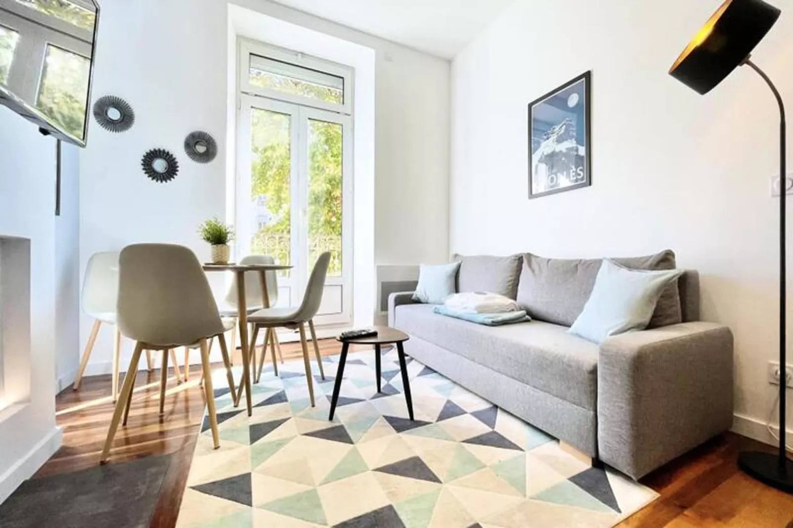 Le Cadet 👨&zwj;👩&zwj;👦&zwj;👦| Jean Jaur&egrave;s |tram A, B E E | T2 Tout &eacute;quip&eacute;-Woonkamer