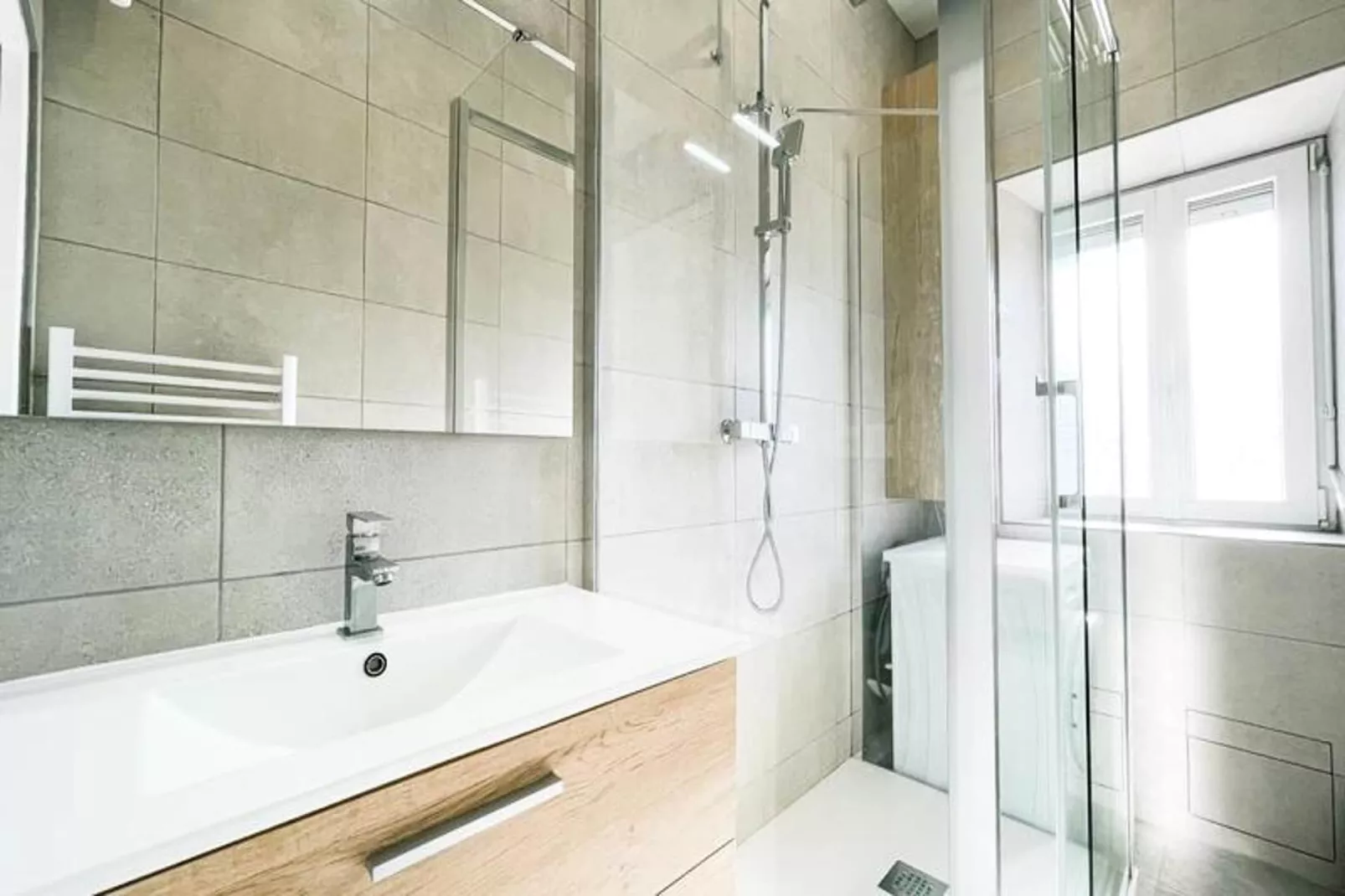 Le Duplex 🌞 Calme & R&eacute;nov&eacute;|-Badkamer