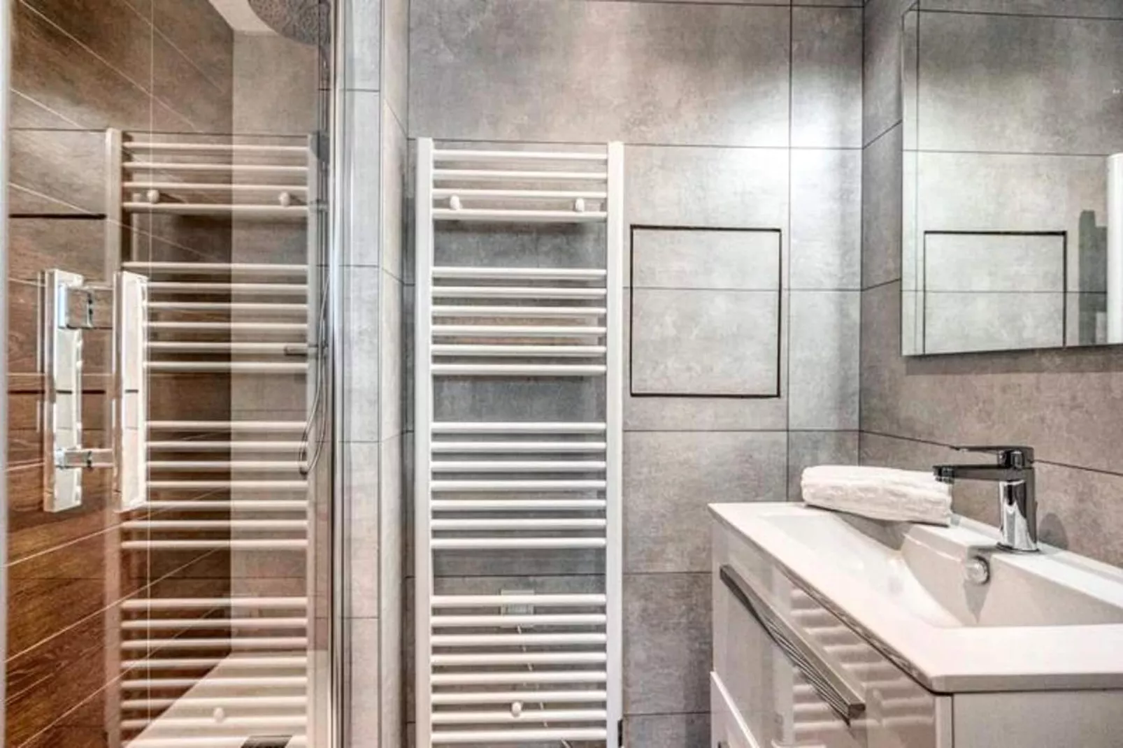 | Beau T2 Enti&egrave;rement R&eacute;nov&eacute; Dans L'hyper Centre, Face Gare 🚅-Badkamer