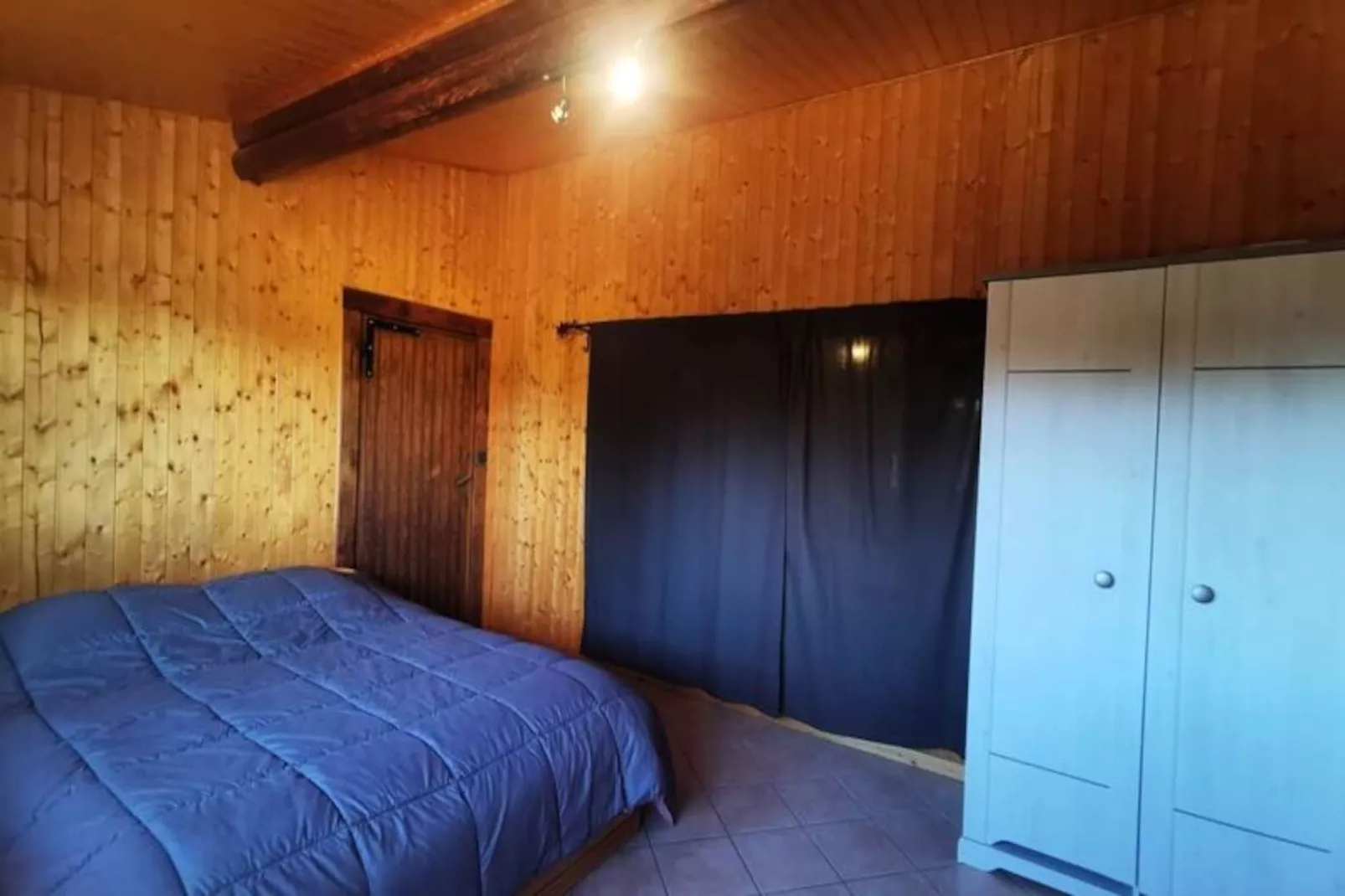 Chalet En Rondins ,  Sommet Du Revard-Image-tags.