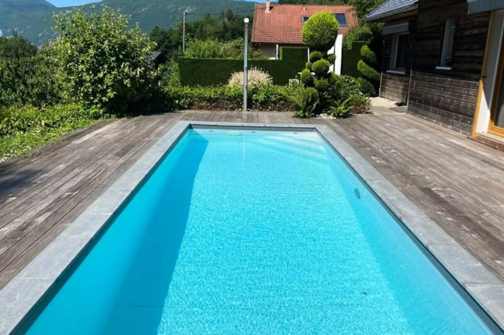 Belle Villa Avec Piscine Jacuzzi Et Vue Lac-Image-tags.