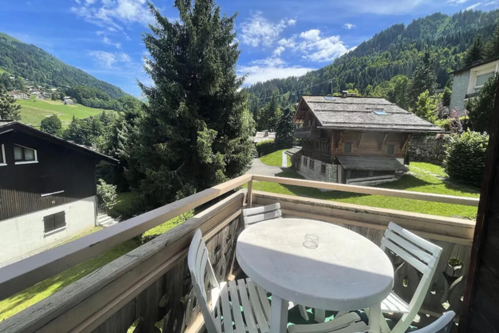 Appartements à La Clusaz-Buitenkant zomer