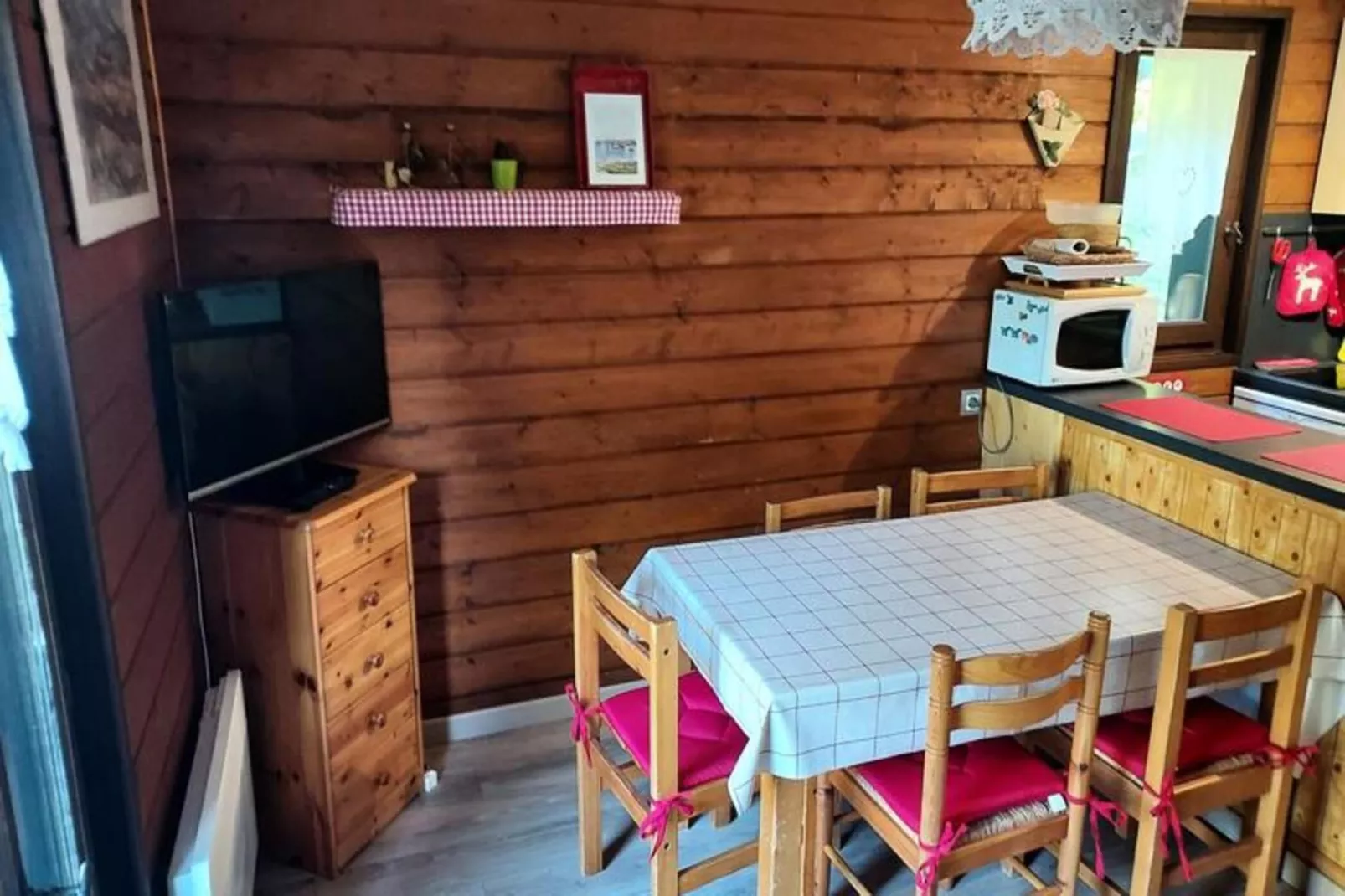 Résidence Le Yeti-Eetkamer