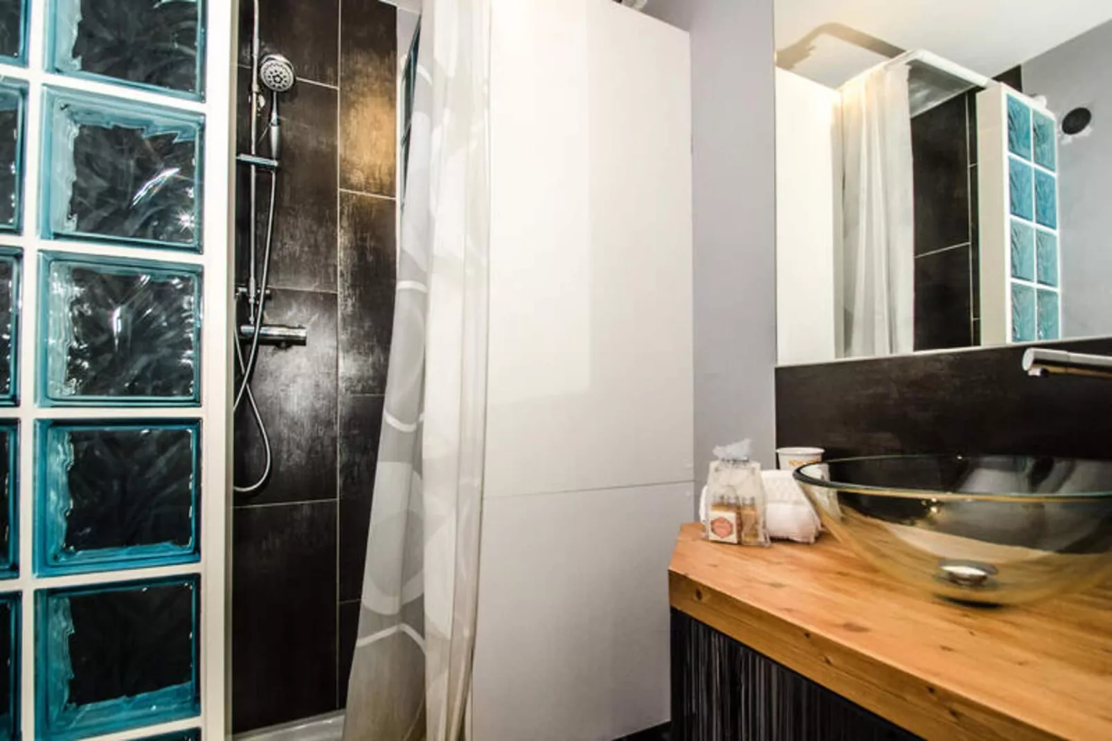 Résidence Pavilon-Badkamer