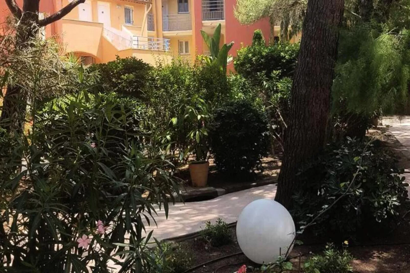 Résidence La Pinède - maeva Home-Buitenkant zomer