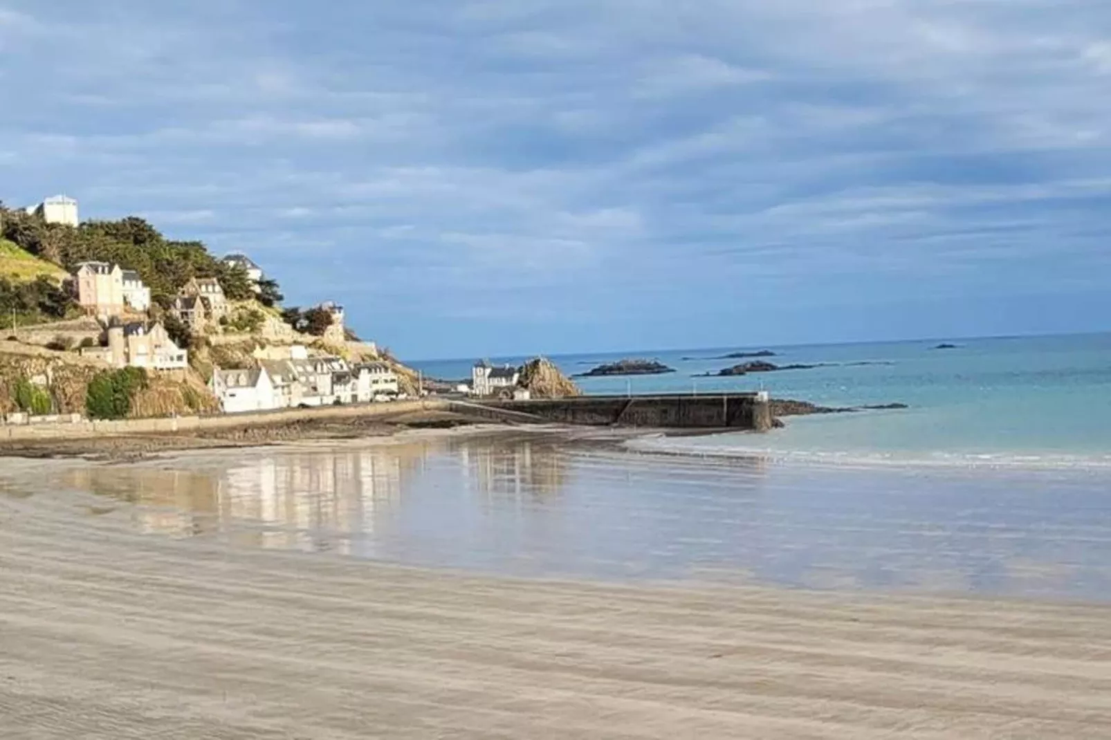 Résidence Regates-Buitenkant zomer