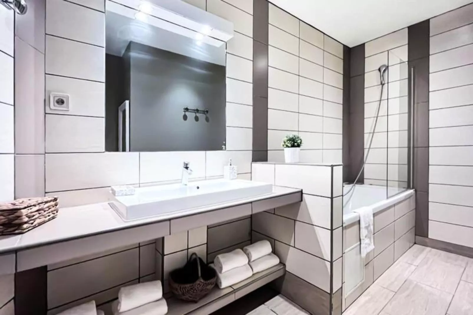 Charmant Appartement Pour 4 Dans Le Centre Ville De Bordeaux-Badkamer