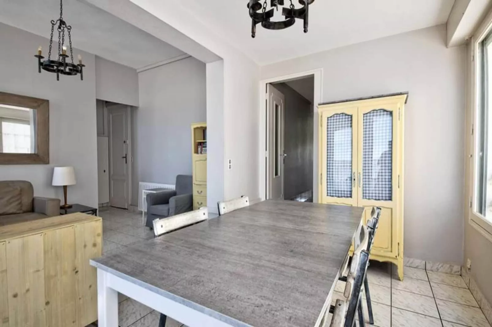 Résidence La Roseraie-Buitenkant zomer