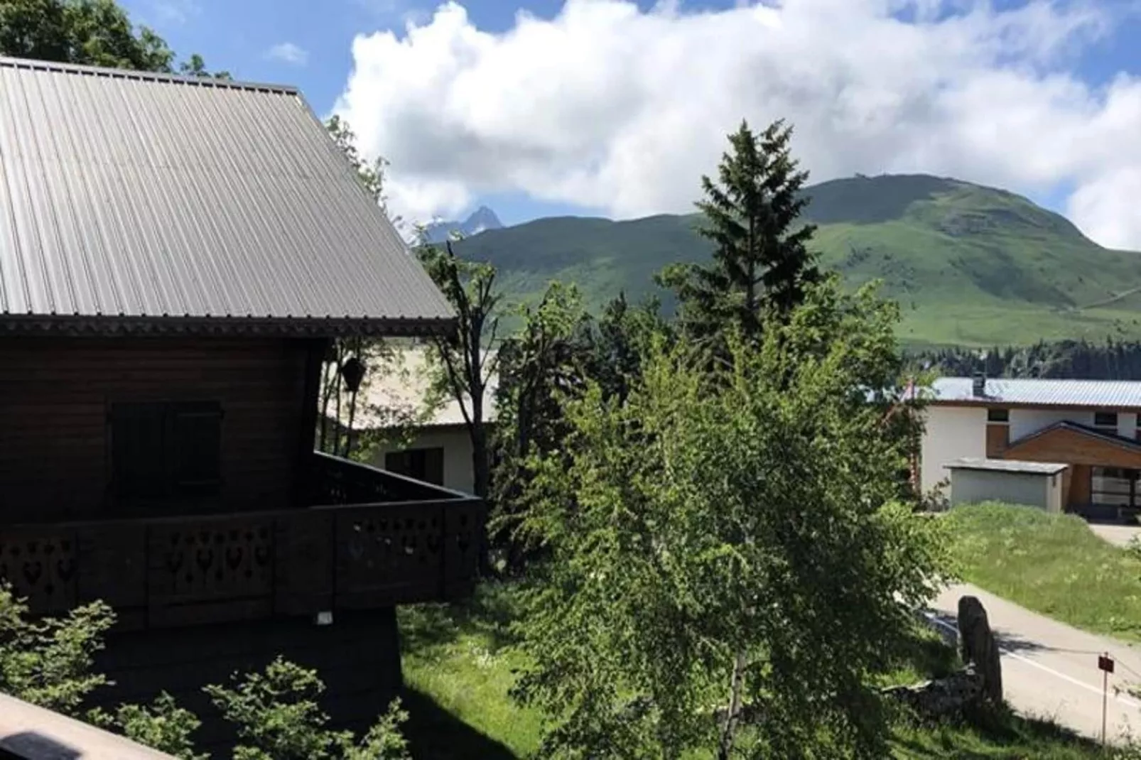 Résidence Saint Bernard-Uitzicht zomer