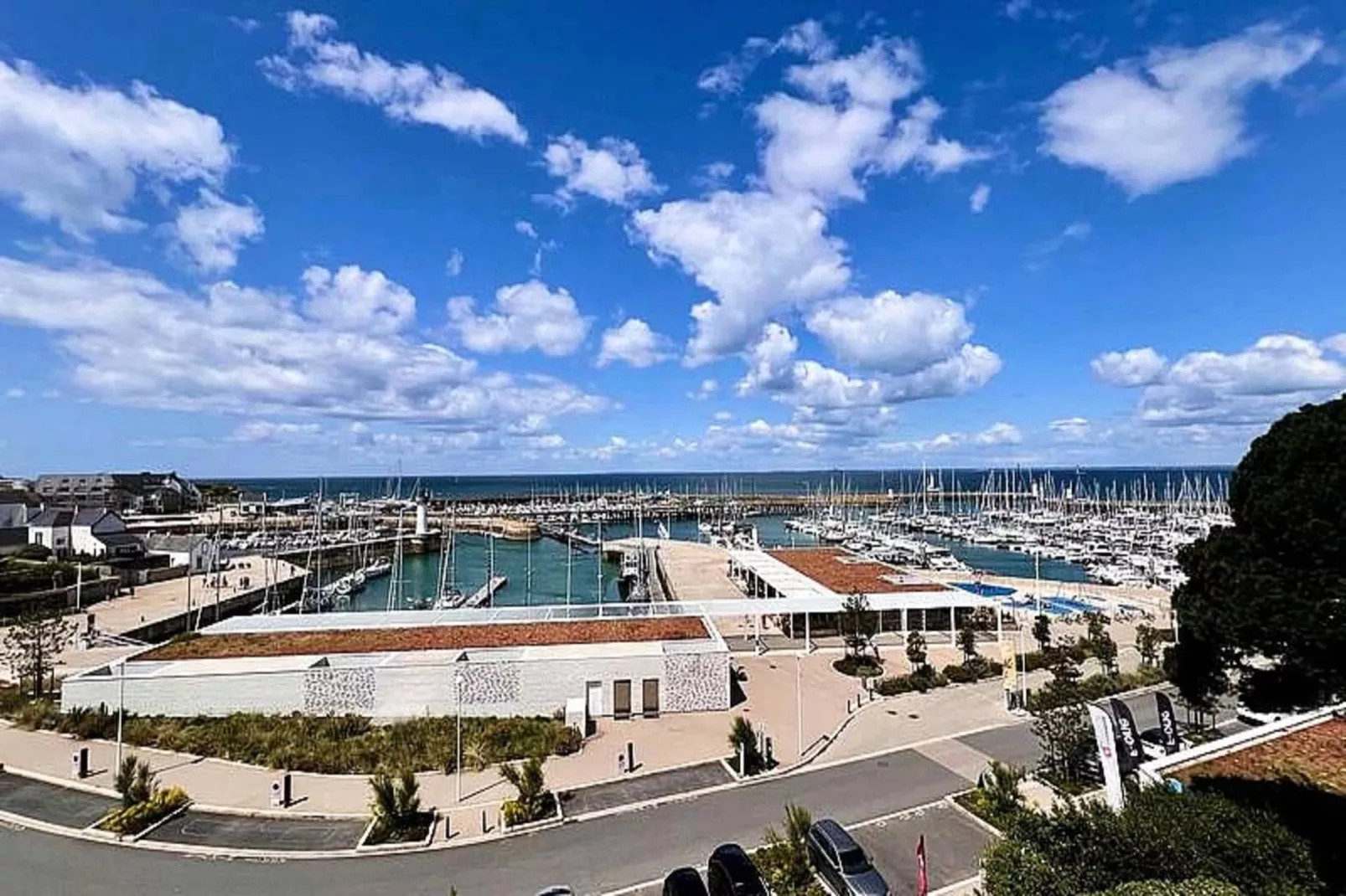 Résidence Le Mane-Uitzicht zomer