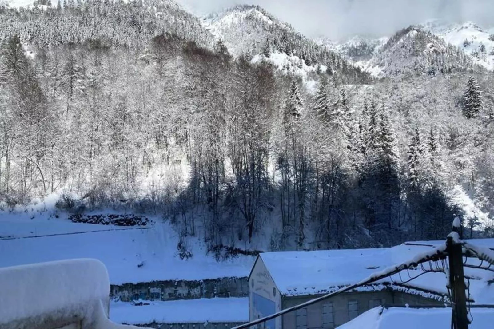 Résidence Astazou-Buitenkant zomer