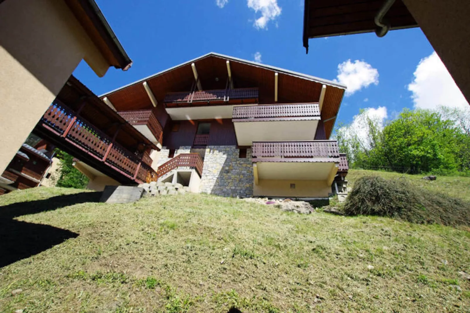 Résidence Le Chardonnet-Image-tags.