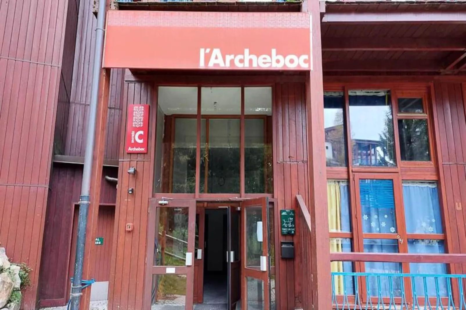 Résidence Archeboc-Buitenkant zomer