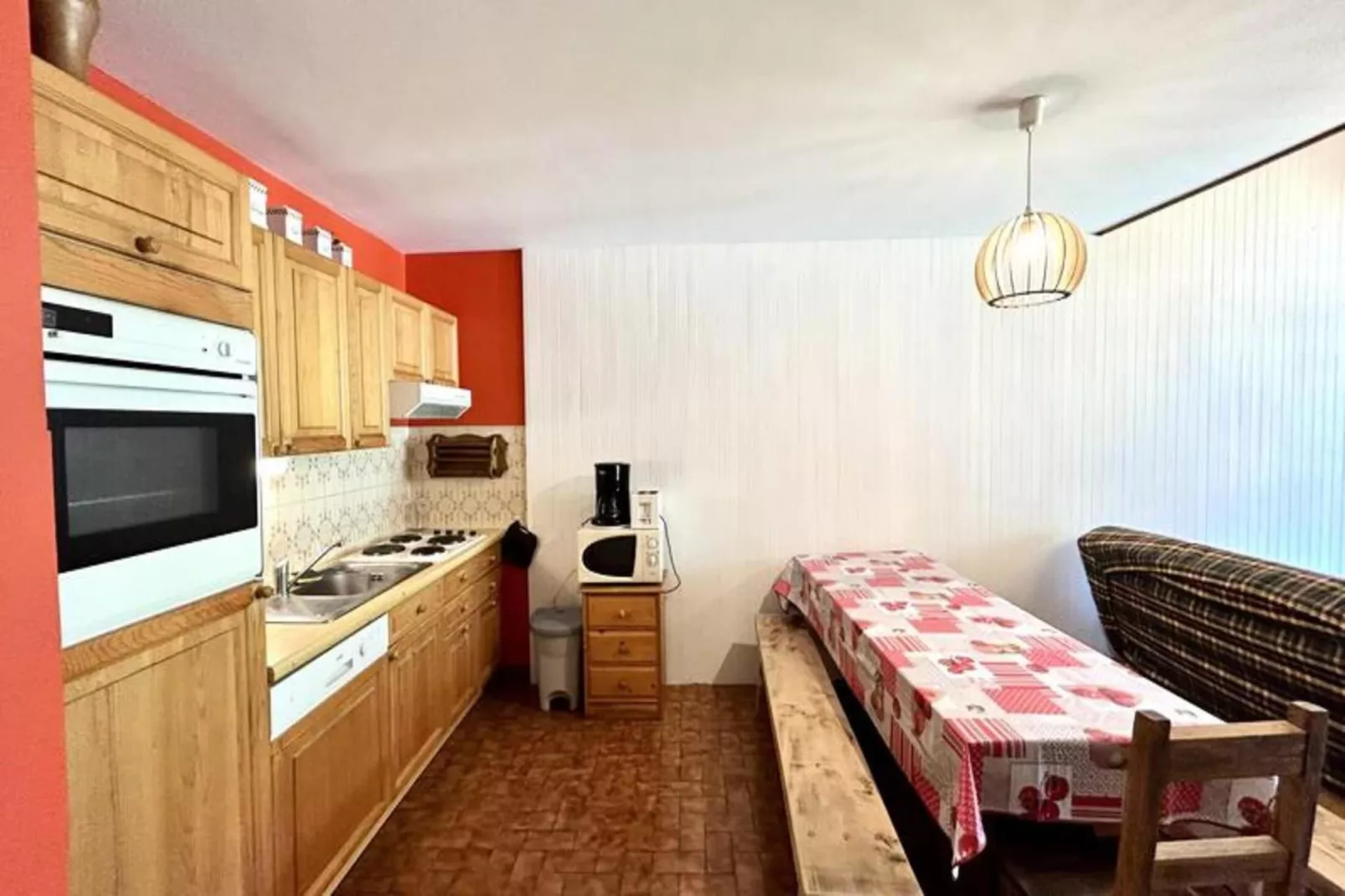 Résidence Les Aigles 1-Keuken