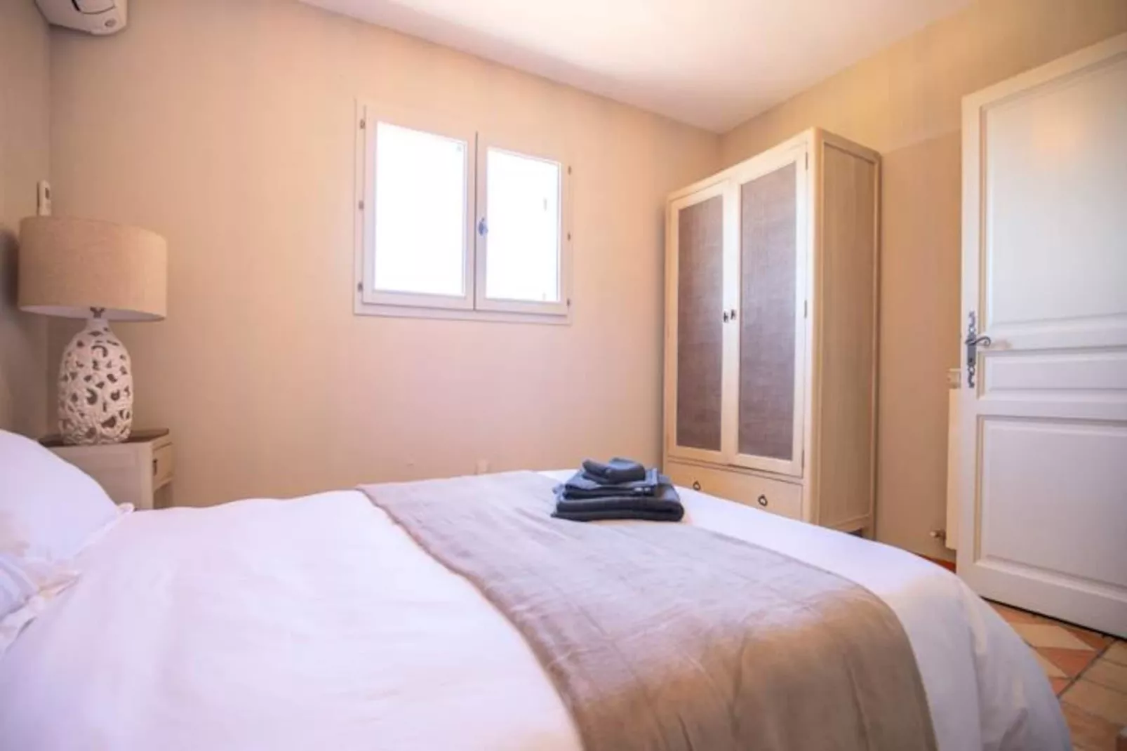 Villa 10 Pers Piscine Priv&eacute;e Pr&egrave;s De Saint-tropez-Image-tags.