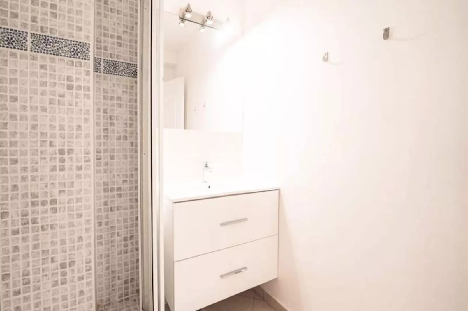 Villa Nora-Image-tags.