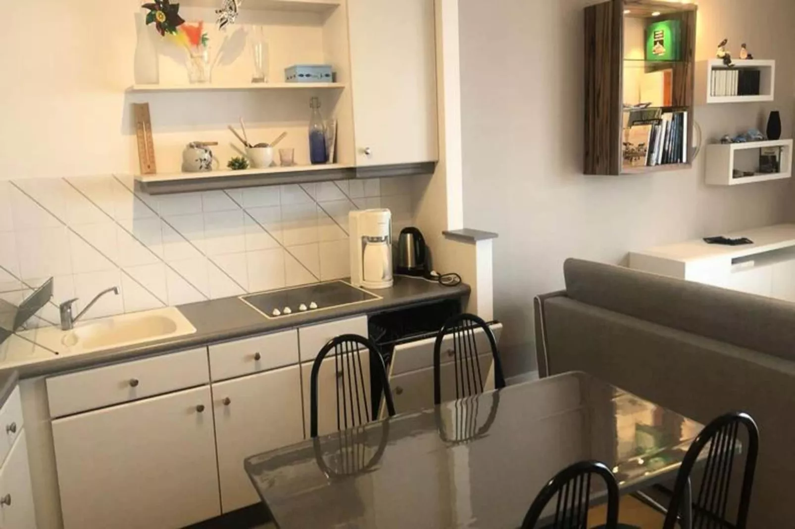 Résidence Regates-Buitenkant zomer