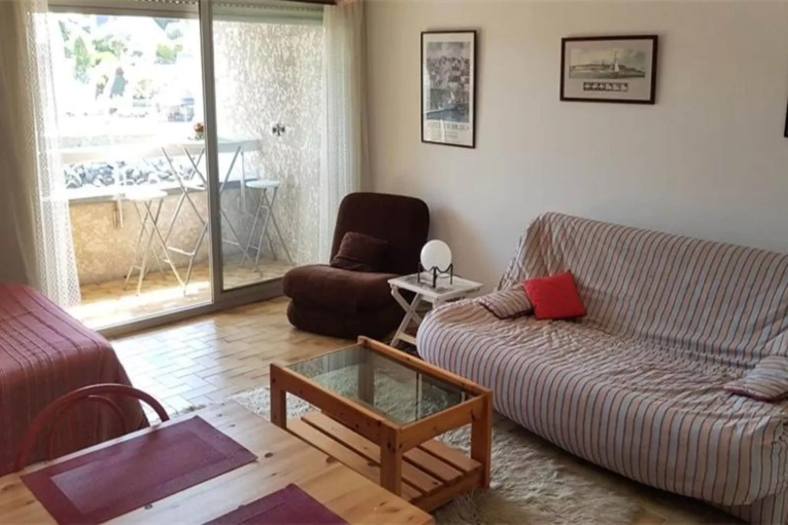 Résidence Maitre De Port-Buitenkant zomer