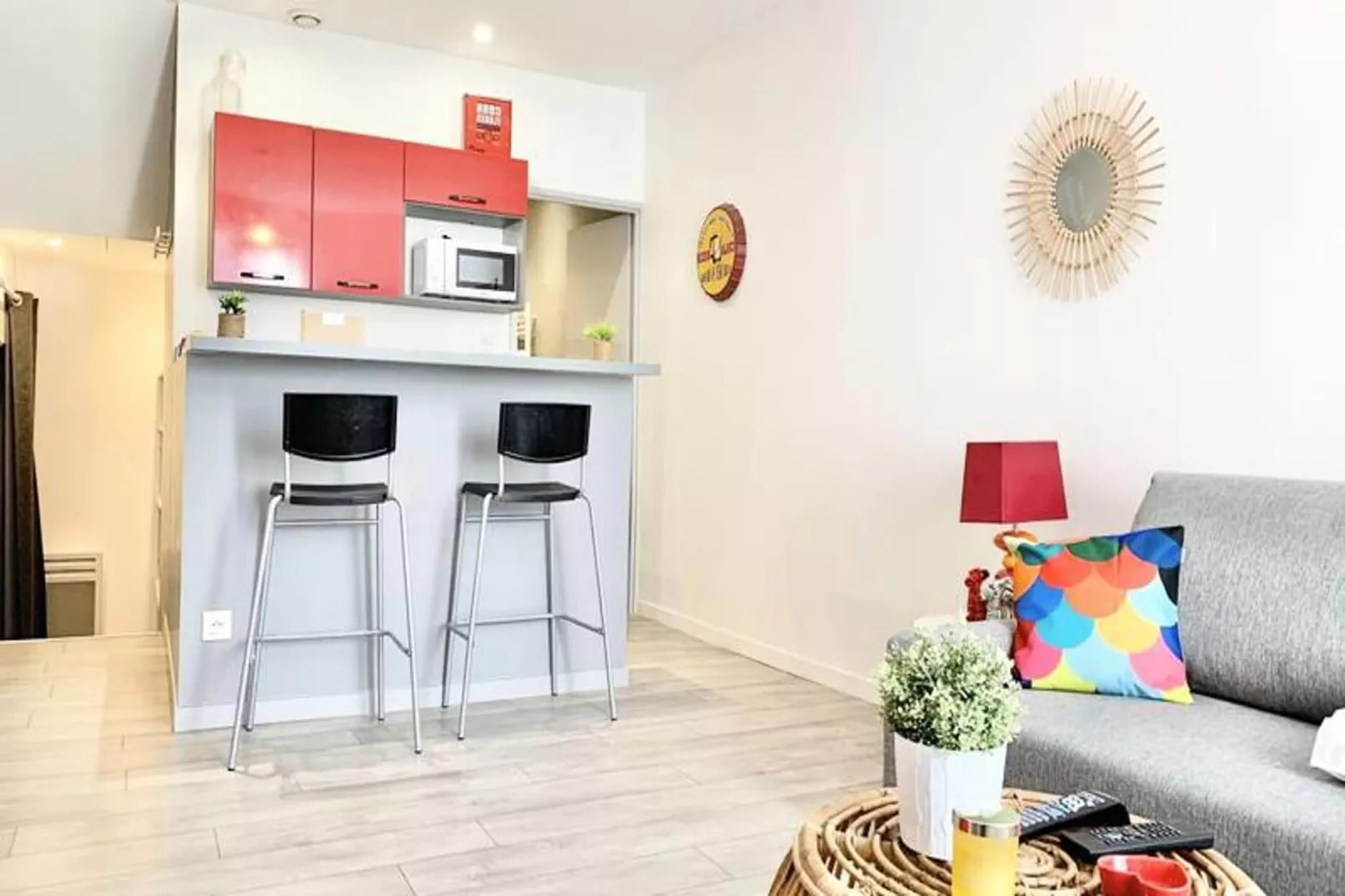 | Petit Paris 💋 | Studio Calme Tout &eacute;quip&eacute;-Eetkamer