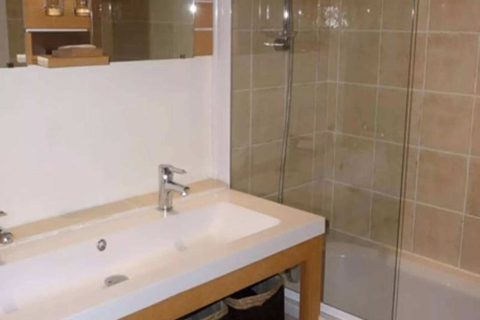 Résidence Kandahar-Badkamer