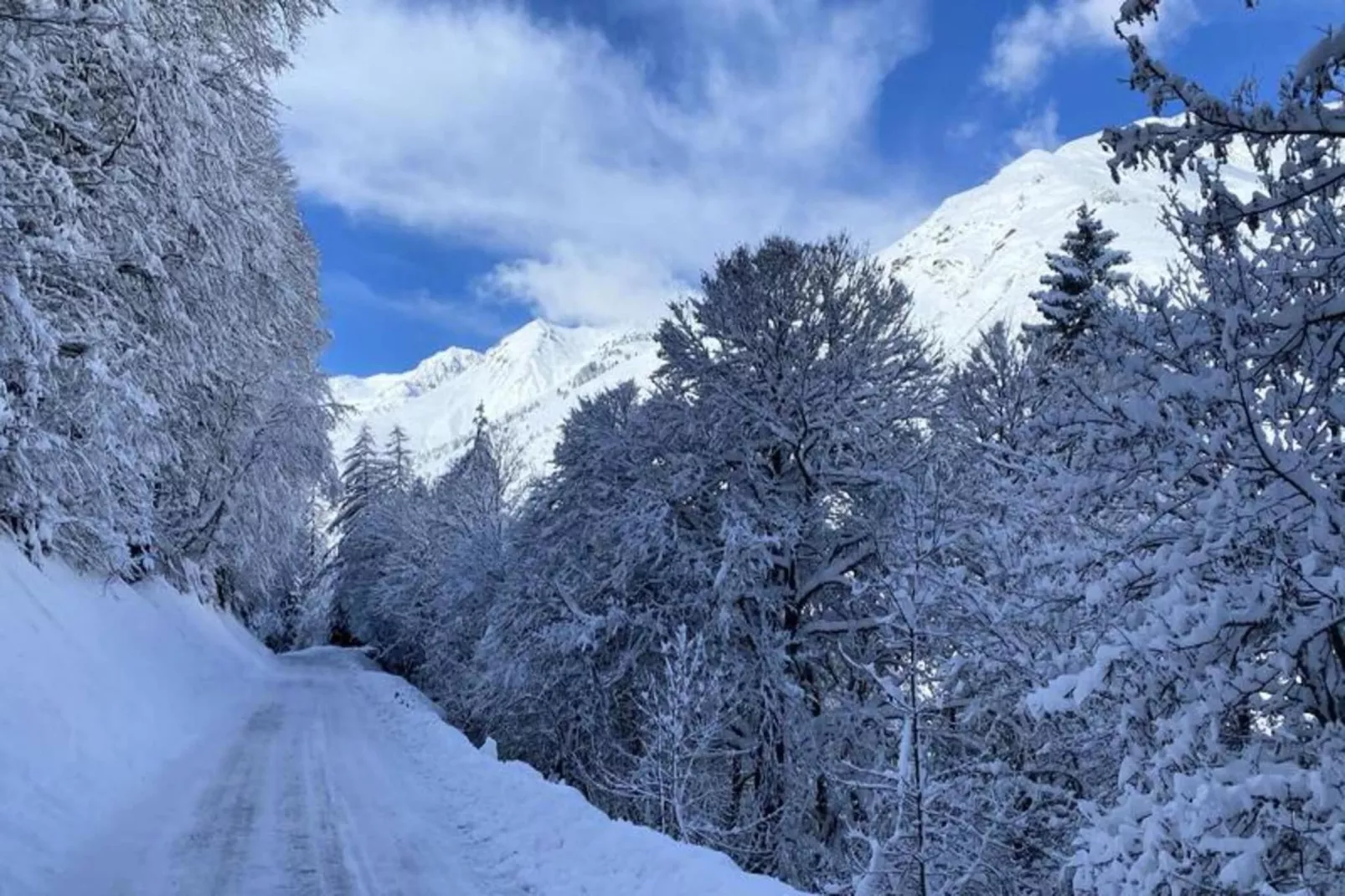 Résidence Astazou-Buitenkant zomer