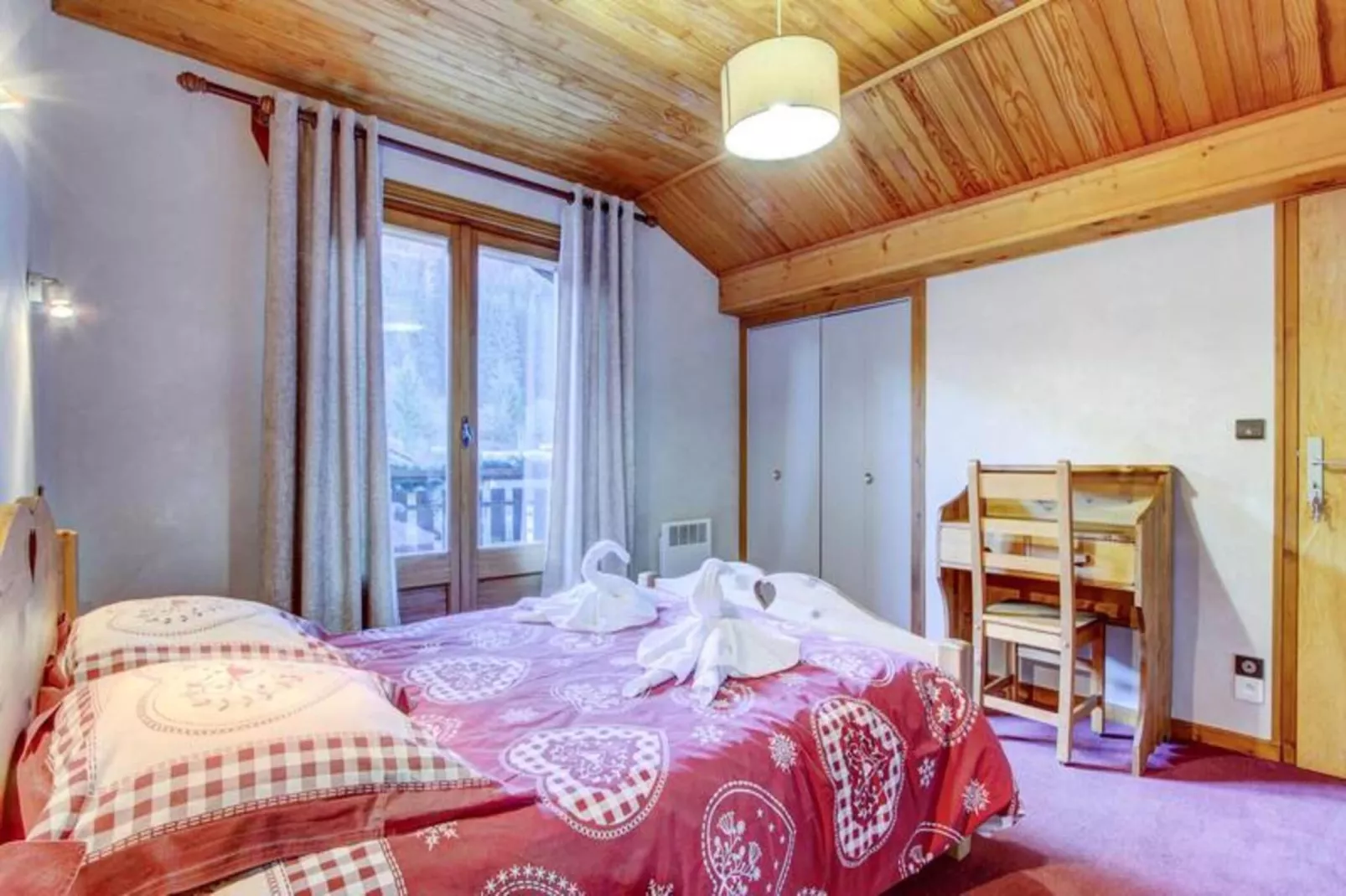 Résidence L'outo-Buitenkant zomer