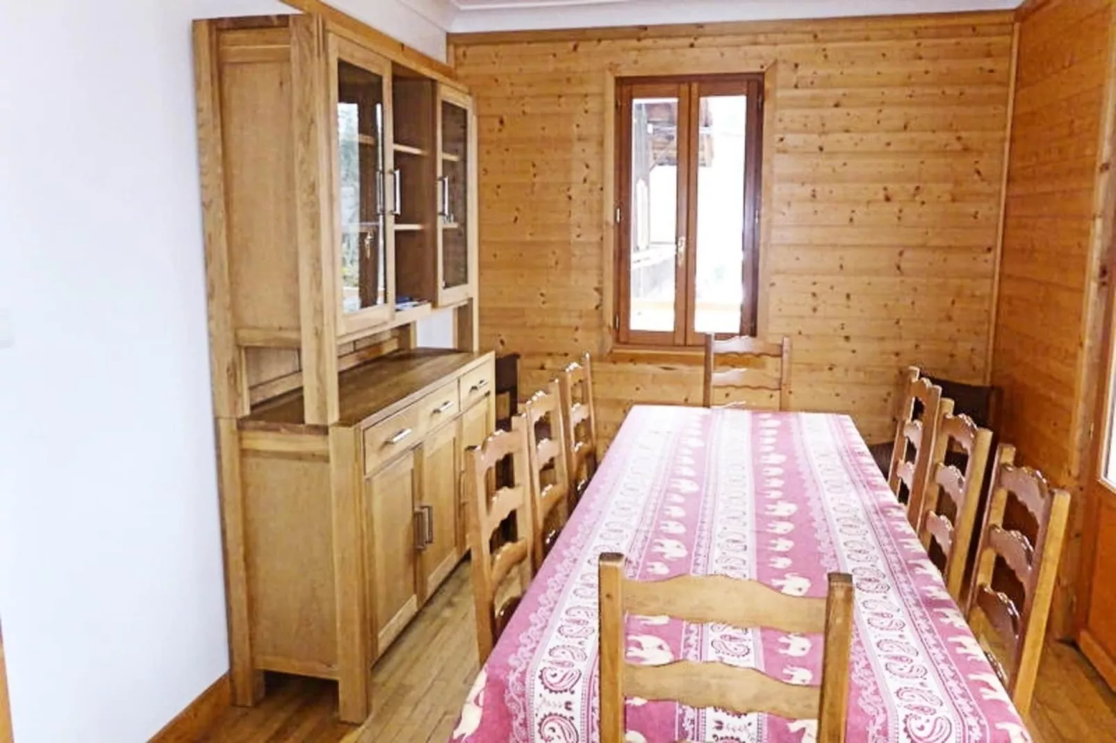 Chalet Pylone-Buitenkant zomer