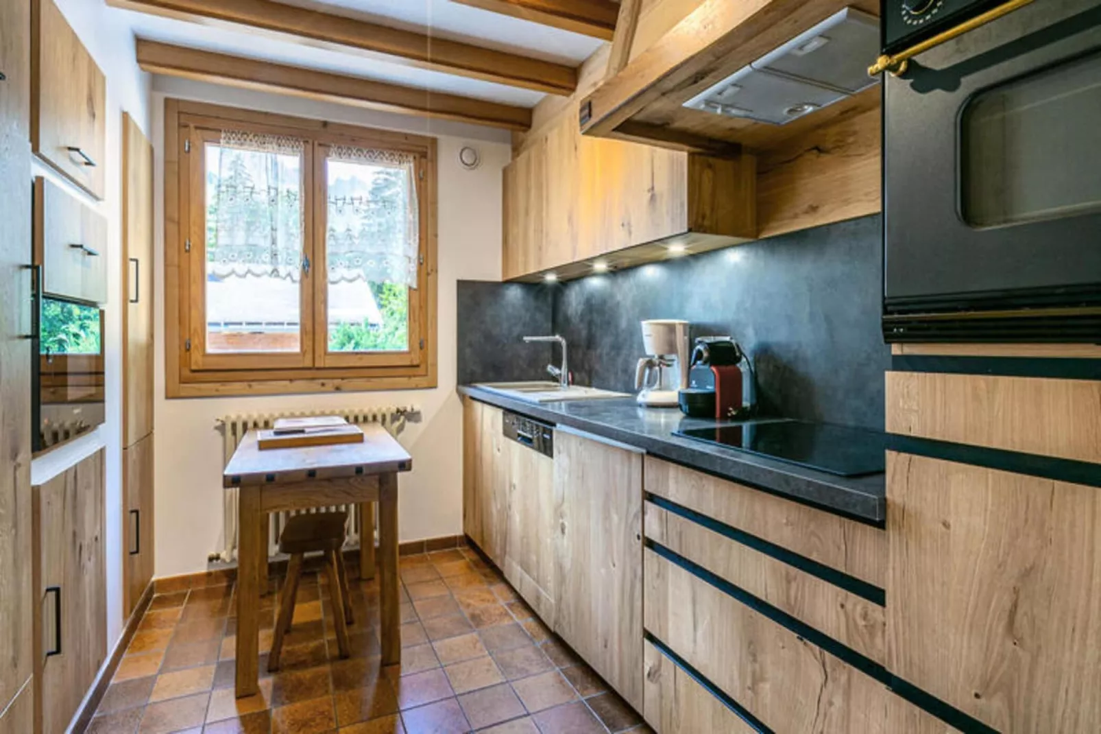 Résidence La Berraz-Keuken