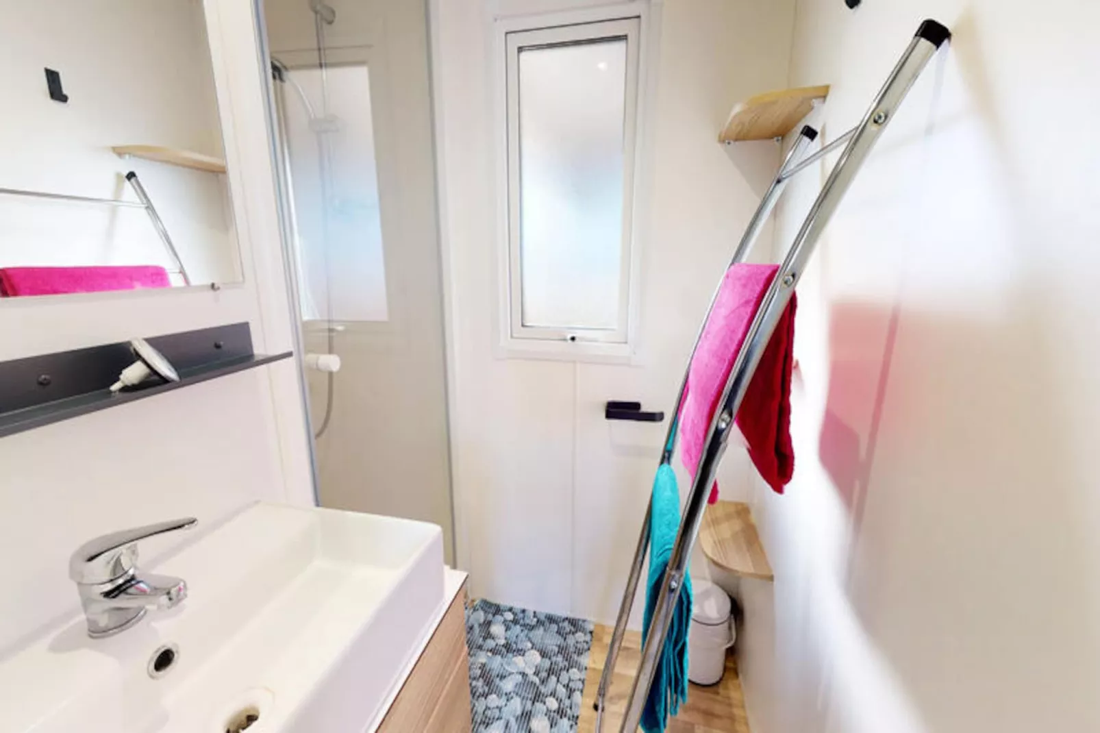 Mobil Home - Bungalow - Cottage à Saint-Hilaire-de-Riez-Image-tags.