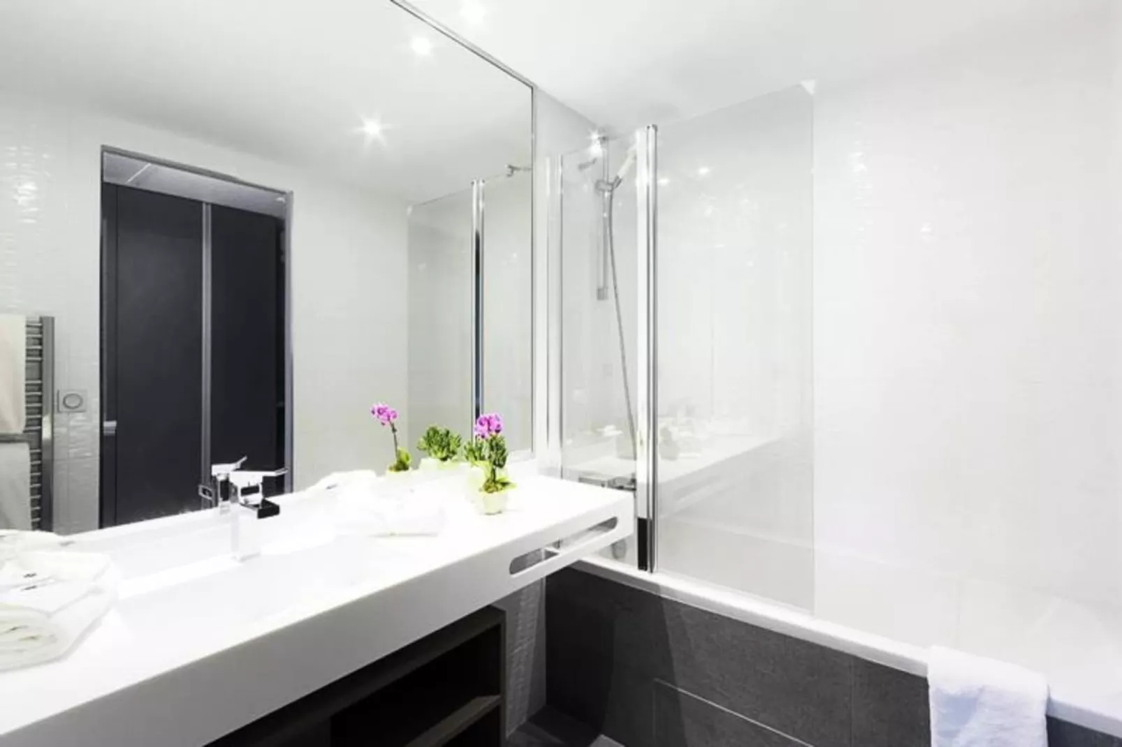 Néméa Appart'hôtel Résidence Toulouse Concorde****-Buitenkant zomer