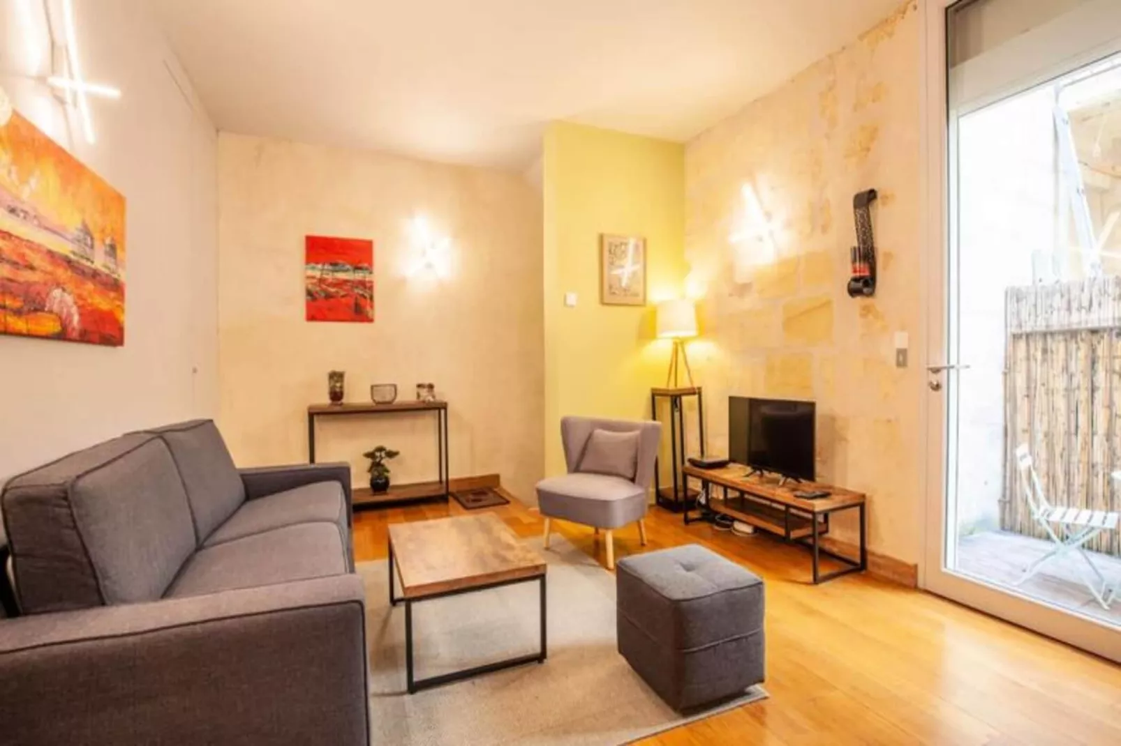 Superbe Appartement &agrave; La Belle Pierre Pour 4 Dans La Rue Des Antiquaires-Buitenkant zomer