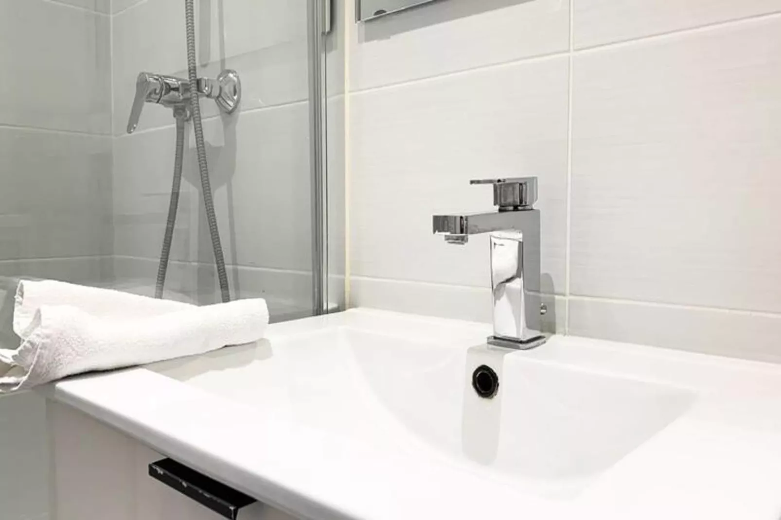 | Light Pink |t2 Proche Jaur&egrave;s, Estacade | Lumineux 🦩-Badkamer