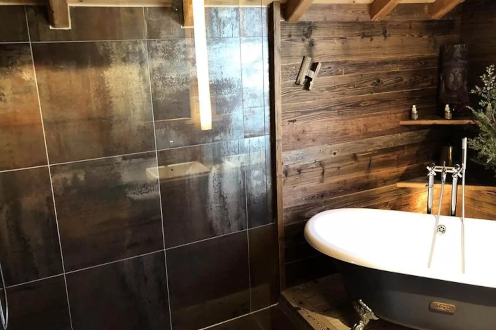 Chalet Pic Bayle-Image-tags.