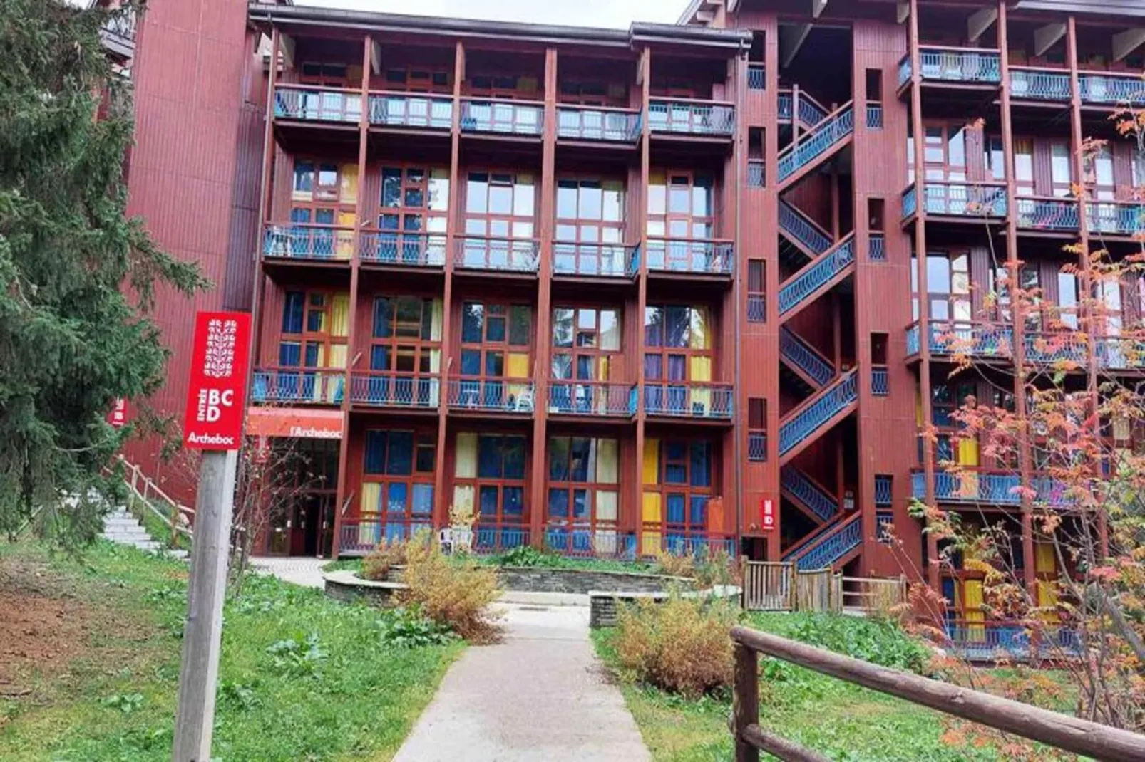 Résidence Archeboc-Buitenkant zomer