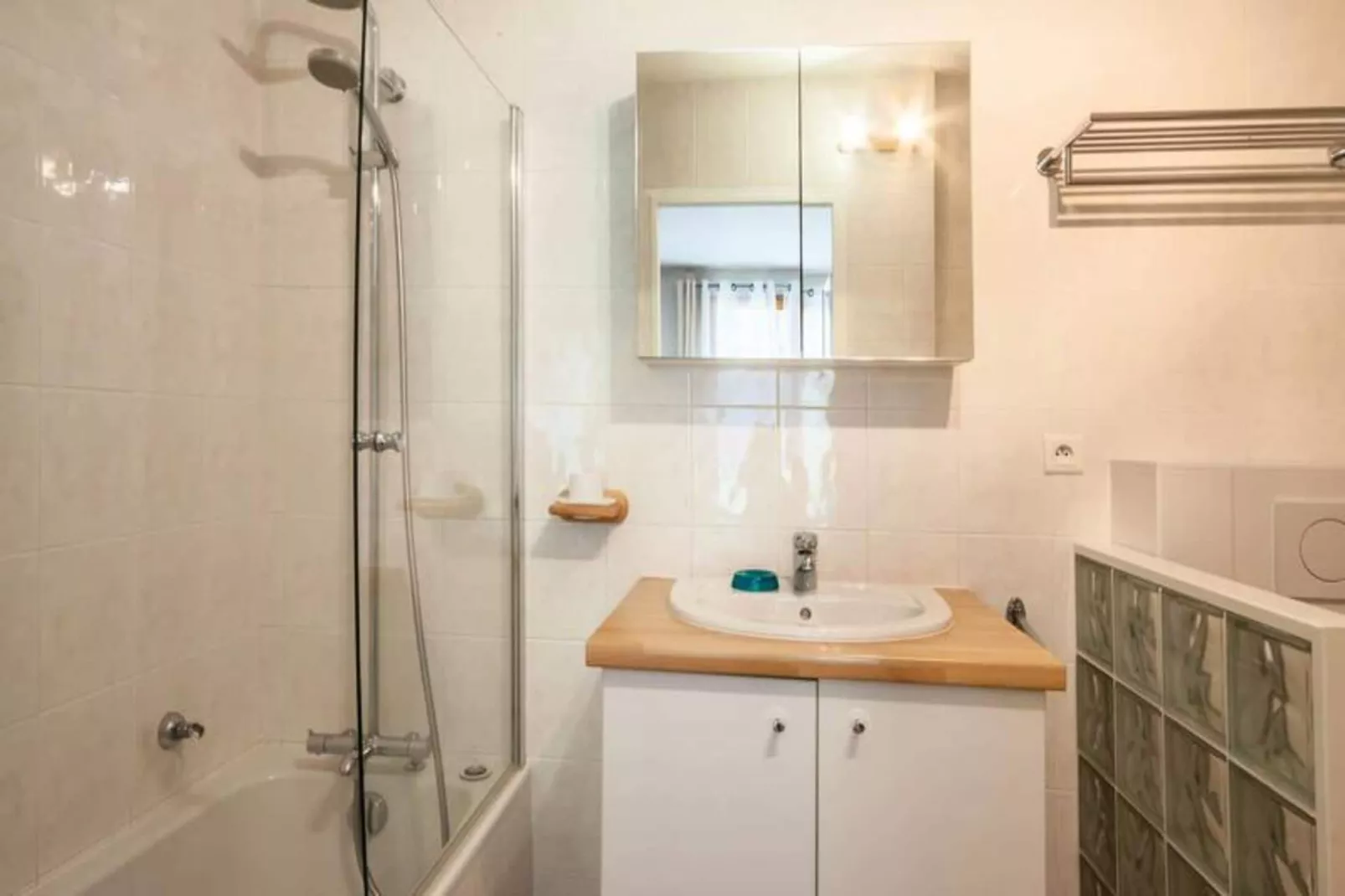 Résidence Jeanette-Badkamer