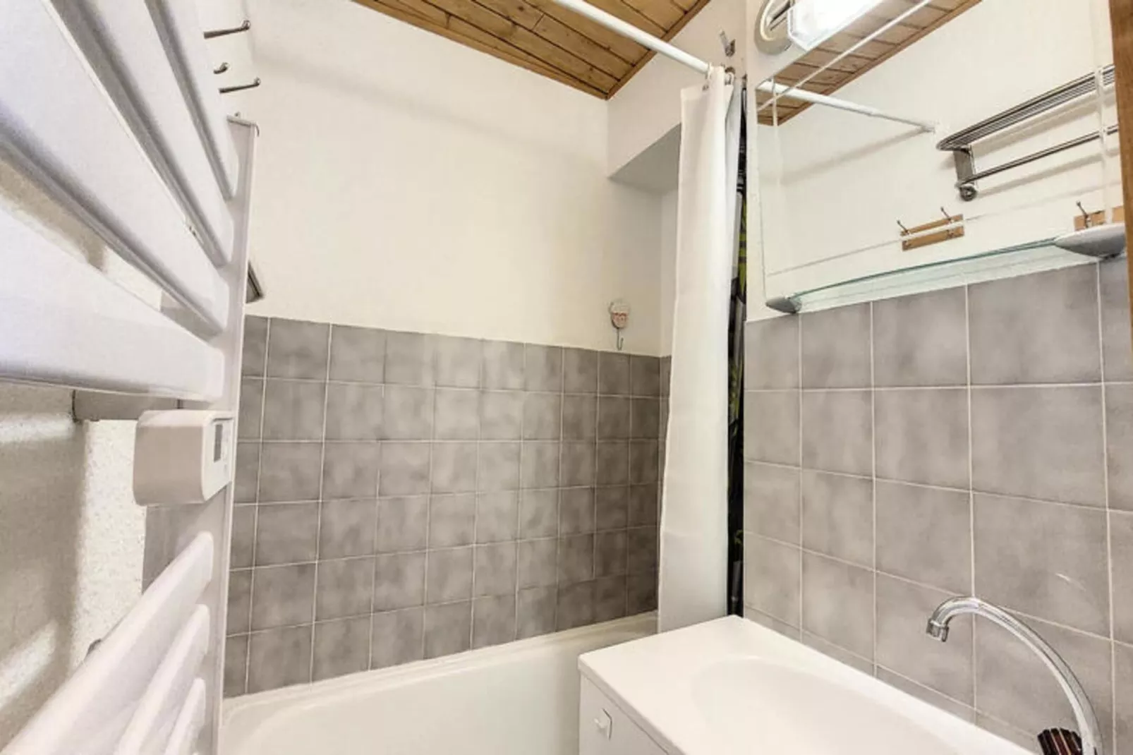 Appartements à Saint Jean d'Aulps-Badkamer