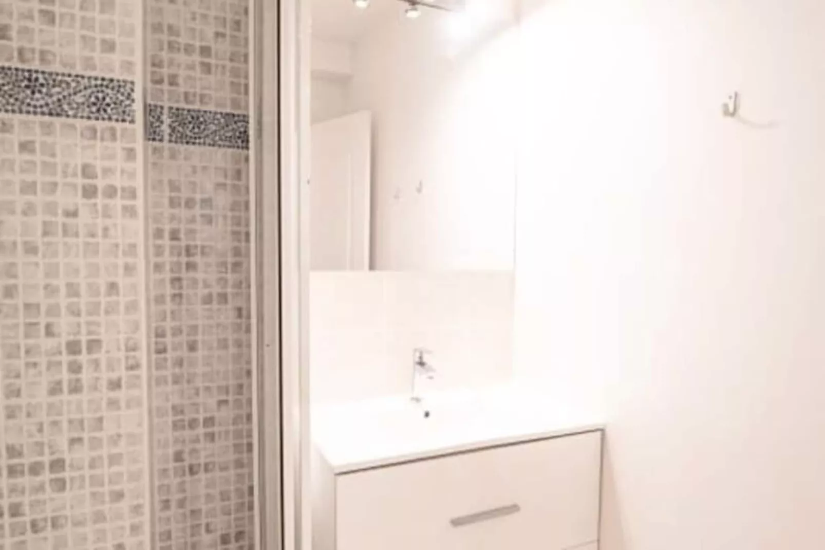 Villa Nora-Image-tags.