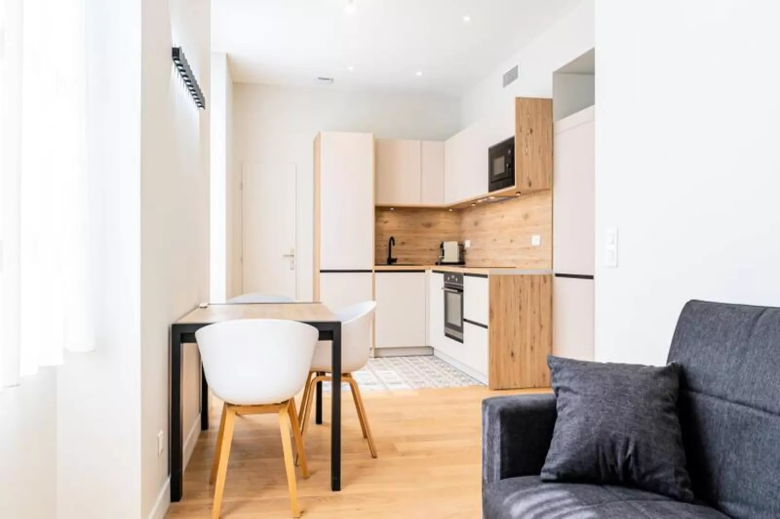 Charmant Appartement Pour 4 Au C&oelig;ur De Bordeaux-Buitenkant zomer