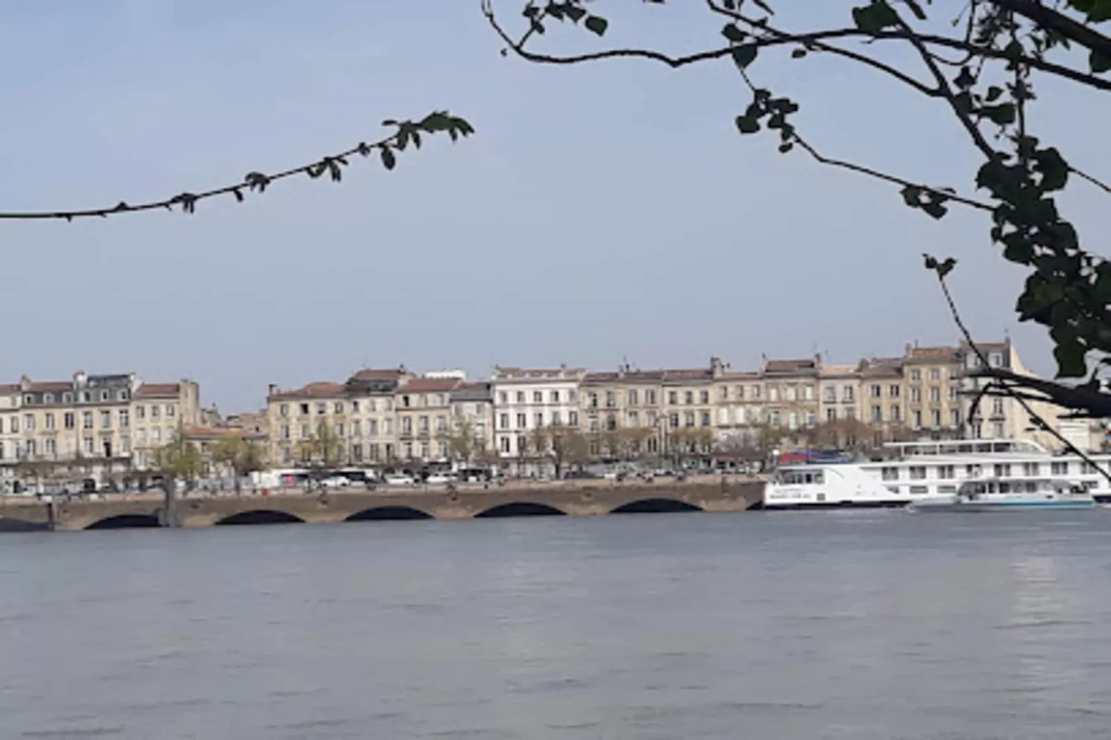 &eacute;l&eacute;gant Appartement Au C&oelig;ur Du Quartier Historique Saint-michel-Woonkamer