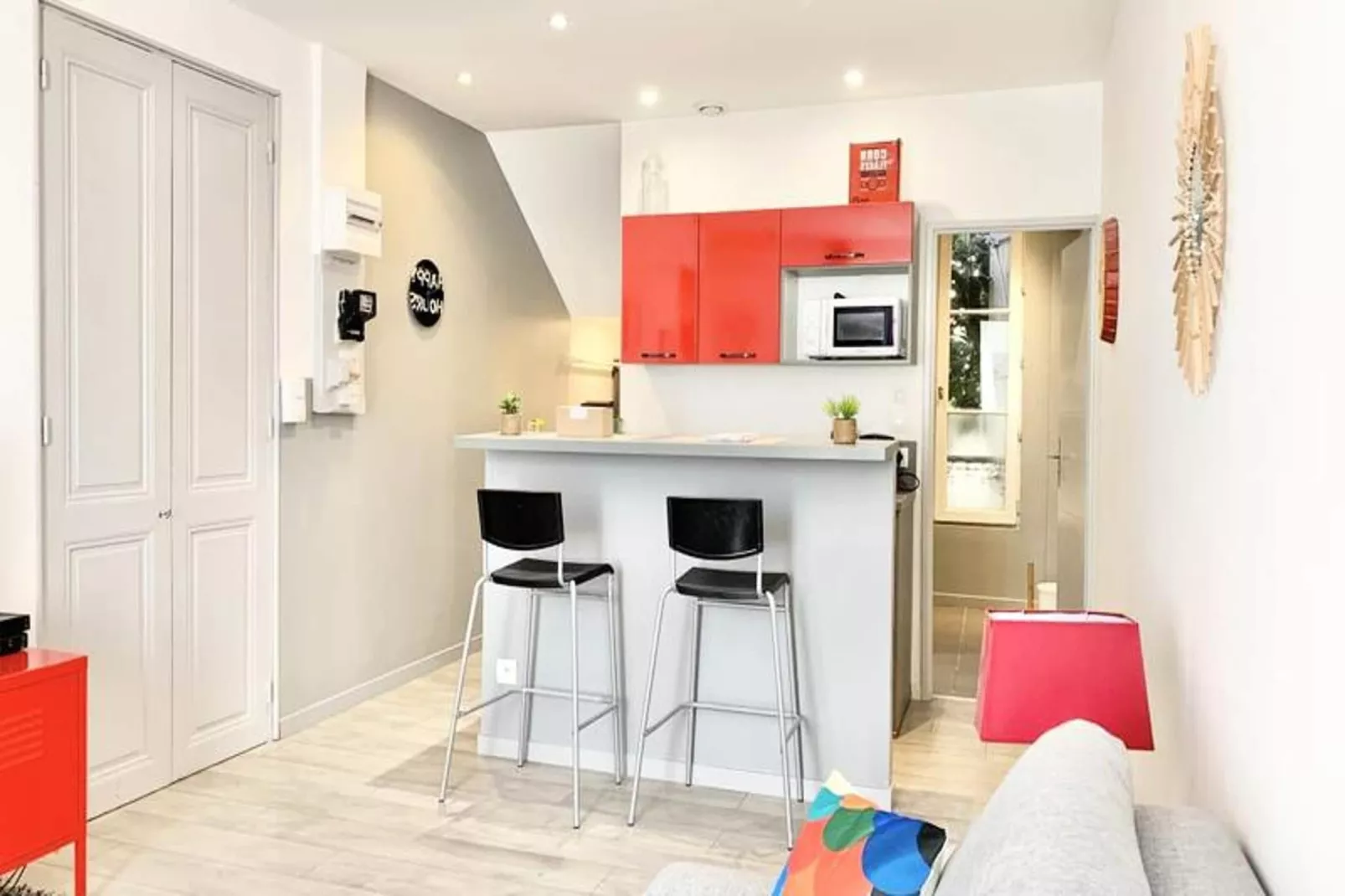 | Petit Paris 💋 | Studio Calme Tout &eacute;quip&eacute;-Eetkamer