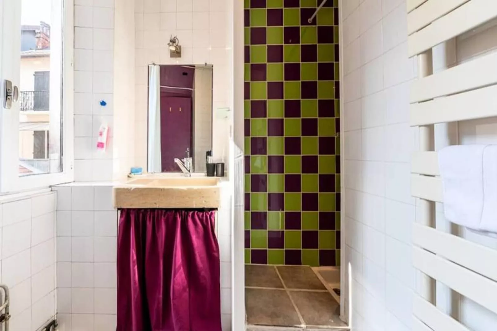 | La Gare Aux 400 Couverts 🚅 | Gare, Gem, Tramway-Badkamer