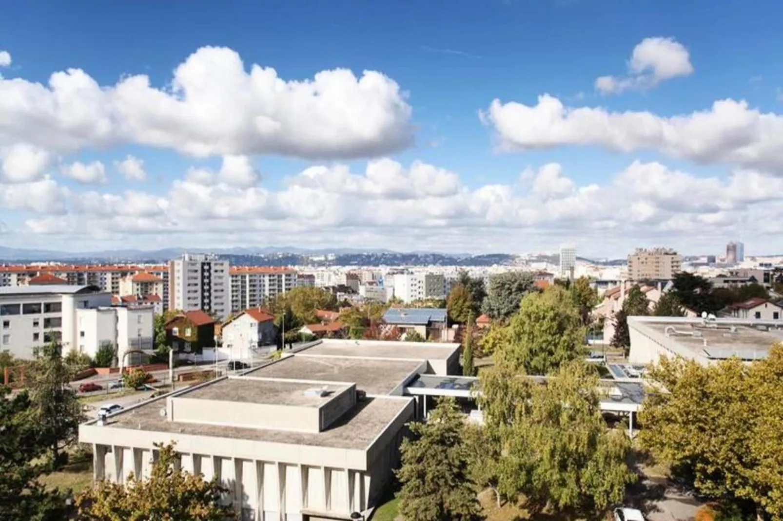 Appart'hôtel Odalys City Bioparc-Uitzicht zomer