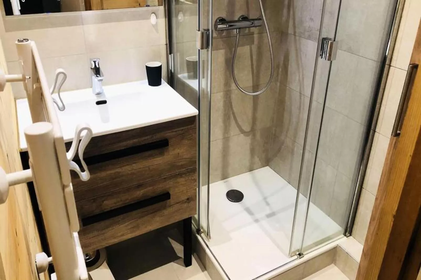 Résidence Clairiere-Badkamer