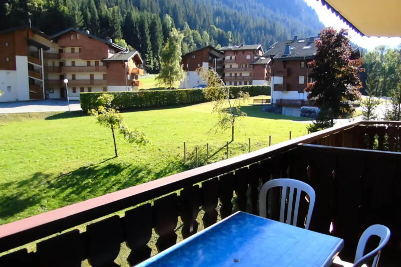 Résidence Le Mermy-Buitenkant zomer