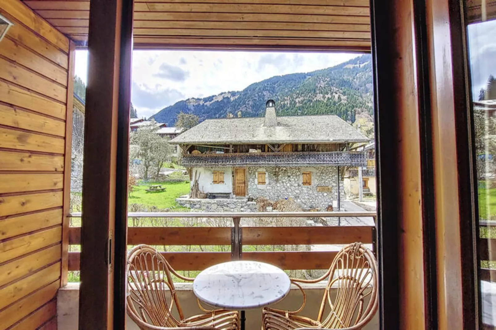 Appartements à Saint Jean d'Aulps-Terrasbalkon