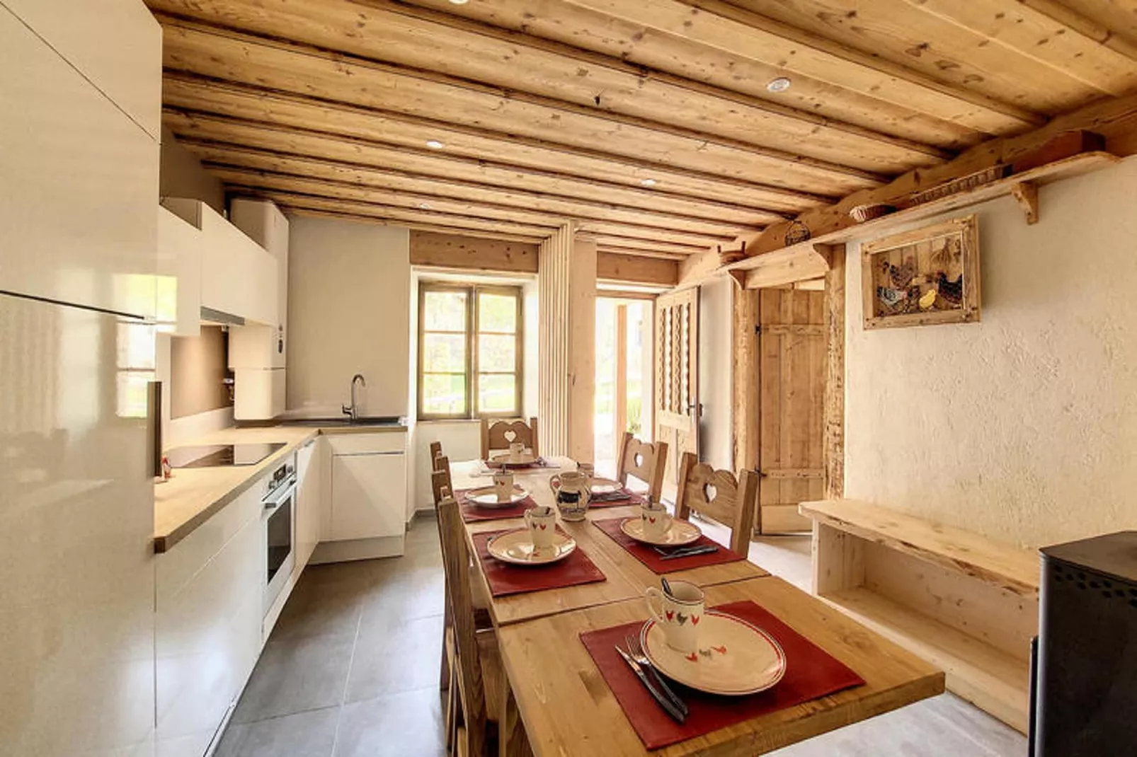 Appartements à Saint Jean d'Aulps-Eetkamer