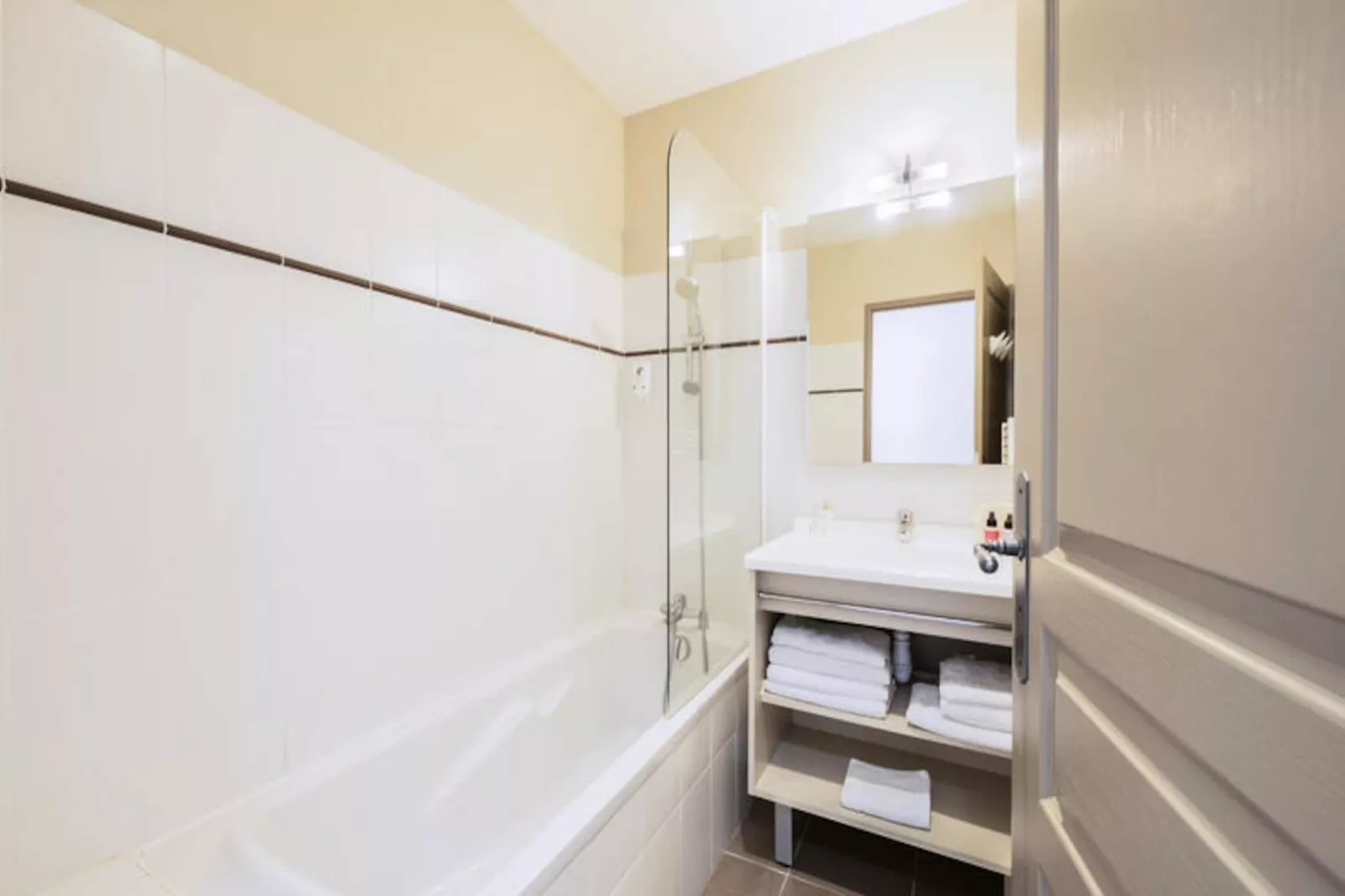 Résidence Garden & City Mont Ventoux - Malaucène****-Image-tags.